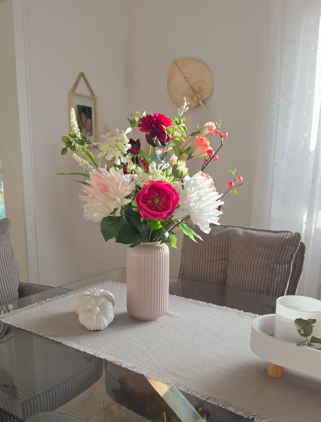 Kundenfoto Real Touch Kunstblumenstrauß Nea von Fleurisant in einer Vase der Kundin