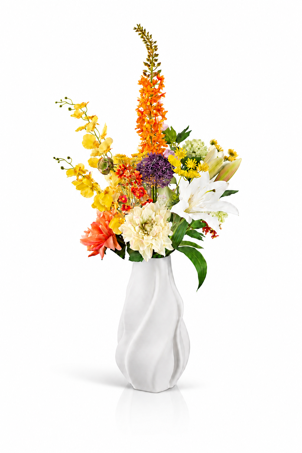 Eleganter Seidenblumenstrauß Emma mit orangefarbenen und gelben Kunstblumen in weißer Vase