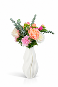 Eleganter Seidenblumenstrauß Peony mit üppigen Pfingstrosen in weißer Vase